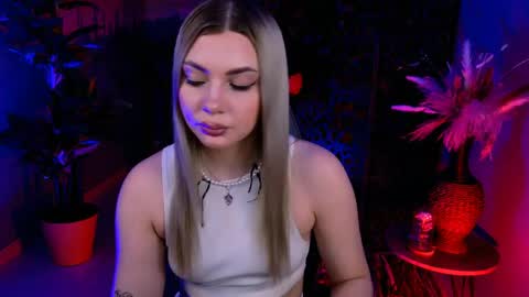 hyileyclark online show from June 9, 5:08 am