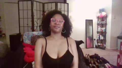 Snapshot of hysteriaheels chatting on May 28, 3:59 am HysteriaHeels online show from May 28, 3:59 am