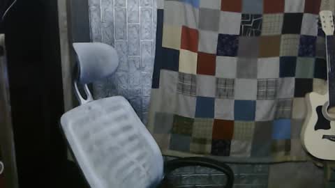 Snapshot of i_am_asian90 chatting on January 1, 12:11 pm Kim online show from January 1, 12:11 pm