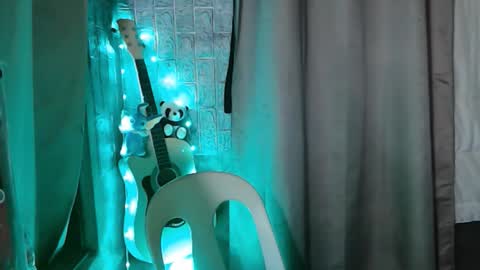 Snapshot of i_am_asian90 chatting on November 10, 4:50 pm Kim online show from November 10, 4:50 pm