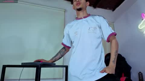 kelvis online show from March 13, 3:46 am