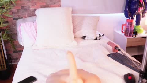 Snapshot of i_am_lucy1 chatting on January 18, 3:49 pm Lucy online show from January 18, 3:49 pm