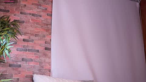 Snapshot of i_am_lucy1 chatting on February 8, 9:03 am Lucy online show from February 8, 9:03 am