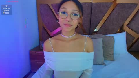 Sofia online show from March 5, 9:33 pm