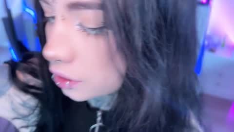 Snapshot of i_died_again chatting on November 2, 9:22 am Asya online show from November 2, 9:22 am