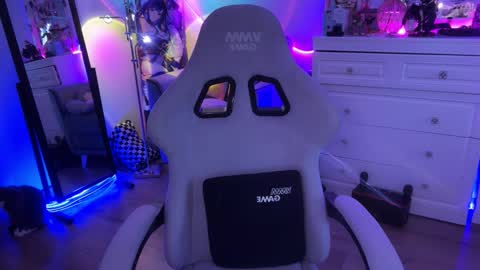 Snapshot of i_died_again chatting on December 20, 9:27 am Asya online show from December 20, 9:27 am