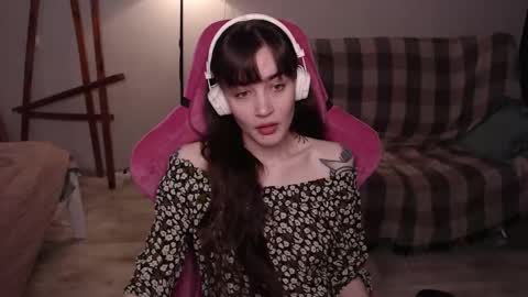 elisabeth online show from November 25, 10:26 am