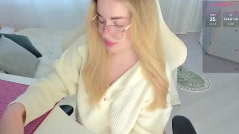 Snapshot of i_want_you_eva chatting on October 31, 10:38 am HiI am EvaPVT is open online show from October 31, 10:38 am