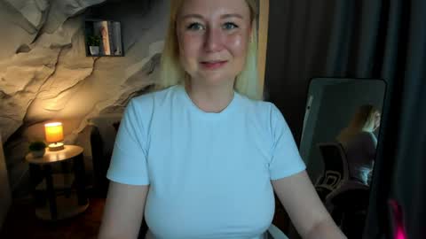 Snapshot of i_will_wake_u_up chatting on June 8, 1:28 am Samanta online show from June 8, 1:28 am