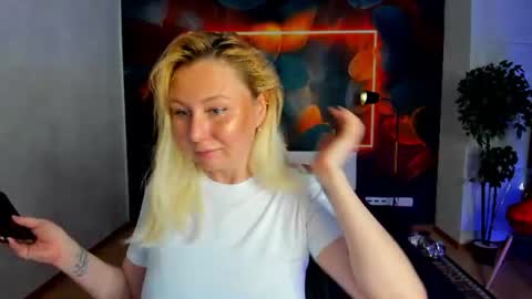 Snapshot of i_will_wake_u_up chatting on June 17, 2:36 am Samanta online show from June 17, 2:36 am