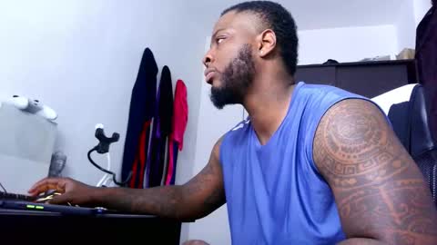 Mr H Independent model online show from November 5, 3:39 am