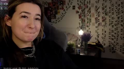 Snapshot of iam_meg chatting on December 24, 5:38 am Meg online show from December 24, 5:38 am