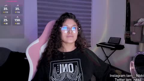 Snapshot of iam_nikki chatting on December 3, 5:53 am On instagram Imm  NikkiHelp me reach 100 likes online show from December 3, 5:53 am