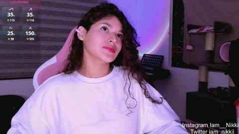 Snapshot of iam_nikki chatting on December 5, 6:54 am On instagram Imm  NikkiHelp me reach 100 likes online show from December 5, 6:54 am