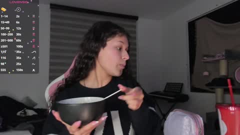 Snapshot of iam_nikki chatting on January 2, 5:35 am On instagram Imm  NikkiHelp me reach 100 likes online show from January 2, 5:35 am