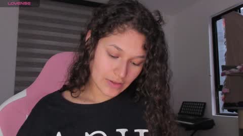 Snapshot of iam_nikki chatting on January 5, 10:40 pm On instagram Imm  NikkiHelp me reach 100 likes online show from January 5, 10:40 pm