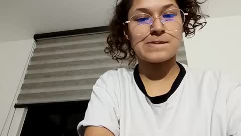 Snapshot of iam_nikki chatting on February 13, 1:40 am On instagram Imm  NikkiHelp me reach 100 likes online show from February 13, 1:40 am