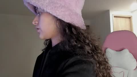 Snapshot of iam_nikki chatting on March 3, 12:37 am On instagram Imm  NikkiHelp me reach 100 likes online show from March 3, 12:37 am