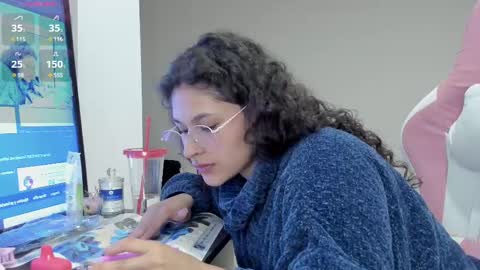 Snapshot of iam_nikki chatting on March 11, 6:10 am On instagram Imm  NikkiHelp me reach 100 likes online show from March 11, 6:10 am