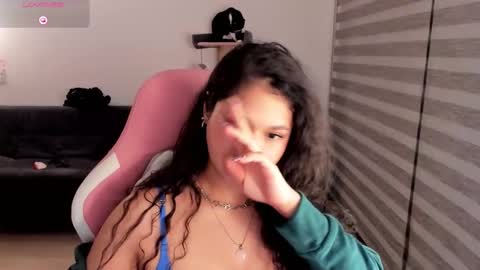 Snapshot of iam_nikki chatting on September 14, 4:55 am On instagram Imm  NikkiHelp me reach 100 likes online show from September 14, 4:55 am