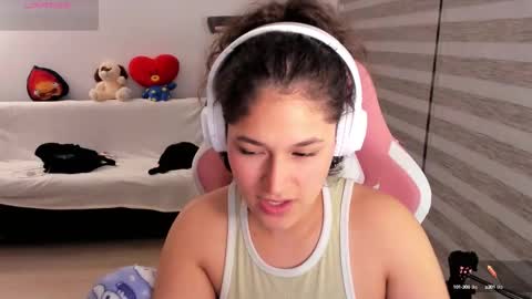 Snapshot of iam_nikki chatting on September 30, 4:28 am On instagram Imm  NikkiHelp me reach 100 likes online show from September 30, 4:28 am