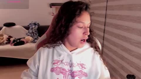 Snapshot of iam_nikki chatting on October 15, 2:44 am On instagram Imm  NikkiHelp me reach 100 likes online show from October 15, 2:44 am