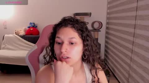 Snapshot of iam_nikki chatting on October 19, 3:40 am On instagram Imm  NikkiHelp me reach 100 likes online show from October 19, 3:40 am