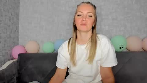 Snapshot of iam_venus chatting on November 7, 7:30 am Venus online show from November 7, 7:30 am