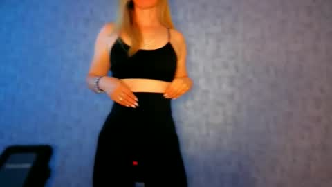 Snapshot of iam_venus chatting on May 23, 2:10 pm Venus online show from May 23, 2:10 pm