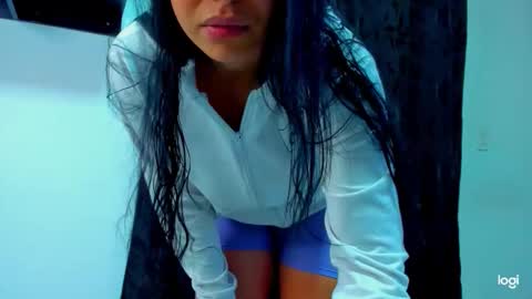 Snapshot of iam_your_fantasy chatting on November 19, 1:27 am iam_your_fantasy online show from November 19, 1:27 am