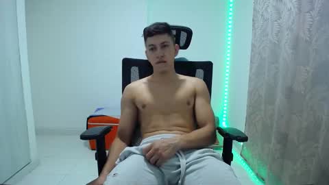 iam_yourbabyprincess_xd online show from December 15, 6:18 am