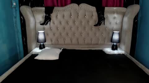 Snapshot of iam_yourtrough_pleasurecumshot chatting on March 7, 7:52 am mica online show from March 7, 7:52 am