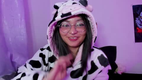 Snapshot of iam_zoechan chatting on December 12, 11:29 am Zoe 3 online show from December 12, 11:29 am