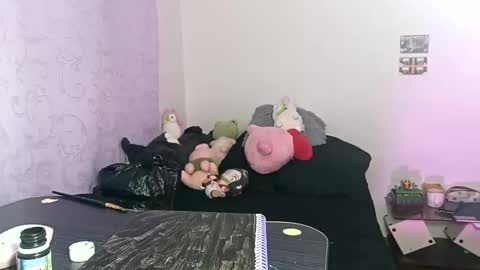 Snapshot of iam_zoechan chatting on February 1, 1:23 am Zoe 3 online show from February 1, 1:23 am