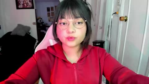 Snapshot of iam_zoechan chatting on December 17, 8:15 pm Zoe 3 online show from December 17, 8:15 pm