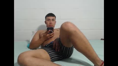 Snapshot of iambryan048 chatting on May 20, 10:49 pm Bryan048 online show from May 20, 10:49 pm