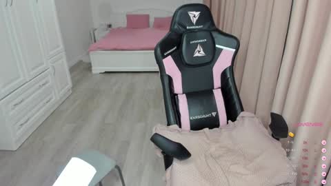 Snapshot of iamcassidy chatting on February 2, 2:06 am Cassie STREAMS HERE EVERYDAY online show from February 2, 2:06 am