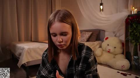 Claire online show from November 15, 4:36 pm