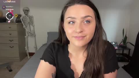 Snapshot of iamcrystalann chatting on February 13, 4:28 pm Crystal online show from February 13, 4:28 pm