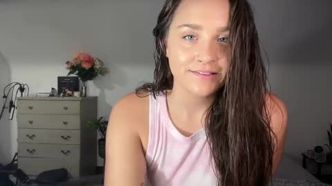 Snapshot of iamcrystalann chatting on November 3, 6:42 pm Crystal online show from November 3, 6:42 pm