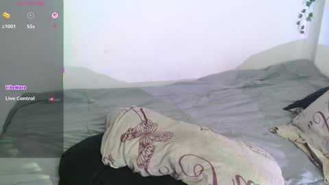 iamdani01 online show from February 3, 6:22 am