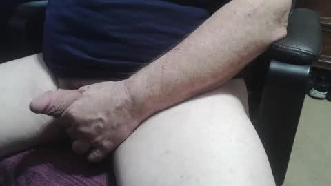 Snapshot of iamdevilish99 chatting on November 18, 6:23 pm iamdevilish99 online show from November 18, 6:23 pm