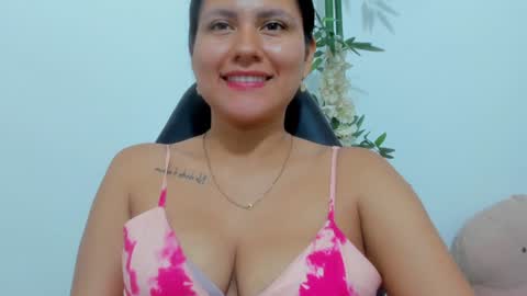 Snapshot of iamevaaa chatting on December 1, 4:29 pm Eva online show from December 1, 4:29 pm