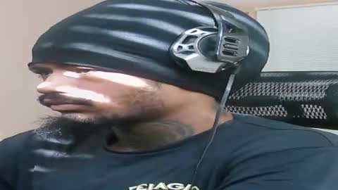 Snapshot of iamjohnny4u chatting on December 17, 2:34 pm iamjohnny4u online show from December 17, 2:34 pm