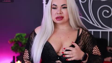 Snapshot of iamlila chatting on October 3, 3:20 pm Lila online show from October 3, 3:20 pm