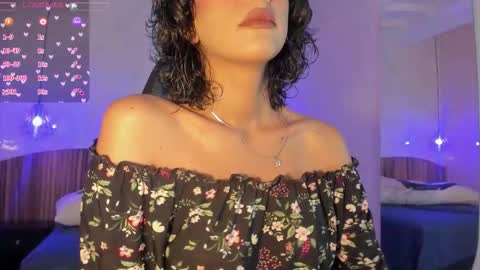 Nayuta online show from February 5, 9:30 pm