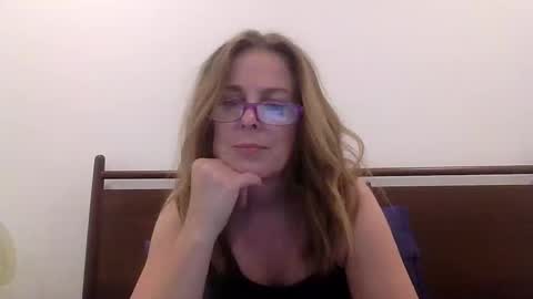 Snapshot of iampoppyy chatting on October 11, 2:22 am iampoppyy online show from October 11, 2:22 am