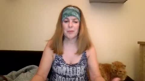 Snapshot of iampoppyy chatting on October 22, 12:38 pm iampoppyy online show from October 22, 12:38 pm