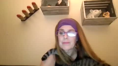 Snapshot of iampoppyy chatting on October 24, 12:34 pm iampoppyy online show from October 24, 12:34 pm