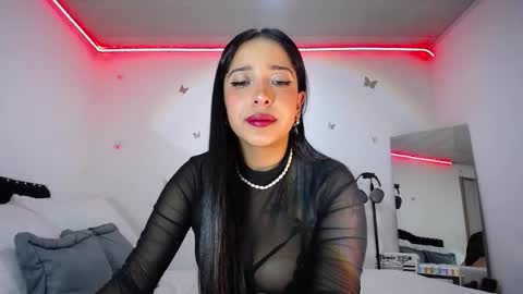 Snapshot of iamroxanne chatting on February 17, 6:48 pm Camila online show from February 17, 6:48 pm